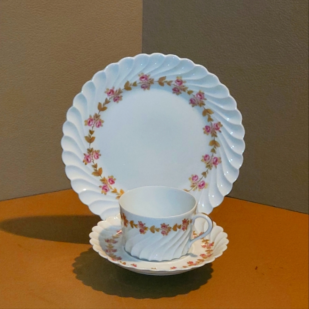 VINTAGE HAVILAND LIMOGES PORCELAIN TEA SET